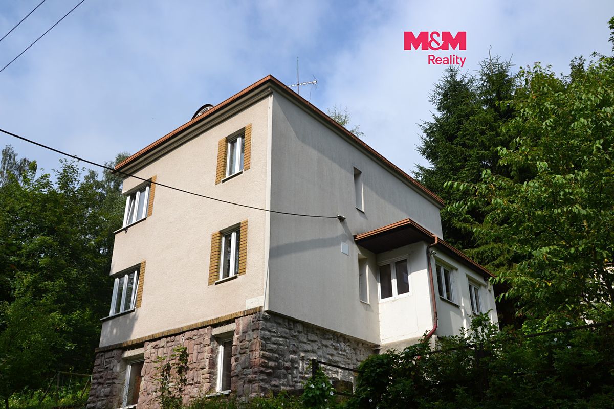 Prodej rodinného domu 250 m², pozemek 750 m²